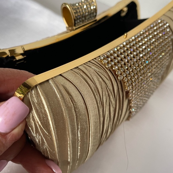 Special Event Clutch. - Picture 9 of 12